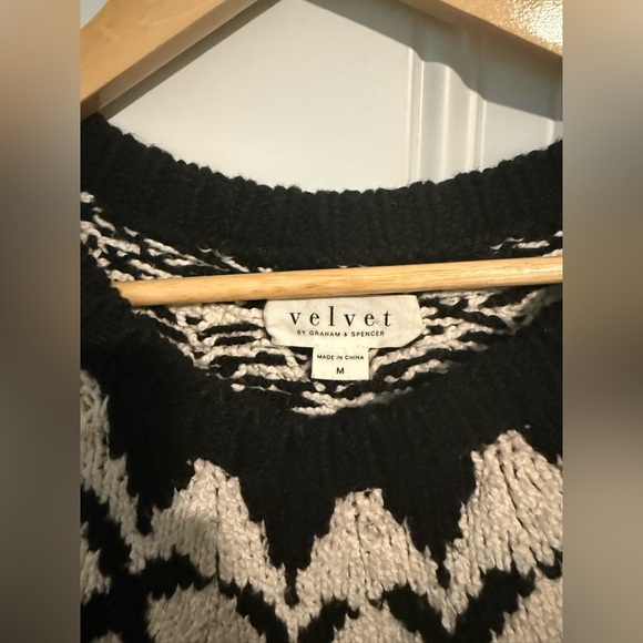 Velvet by Graham & Spencer Black and White Crew Neck Sweater - Picture 2 of 3